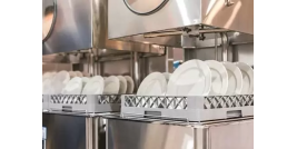 Выбор типа и производительности промышленных посудомоечных машин